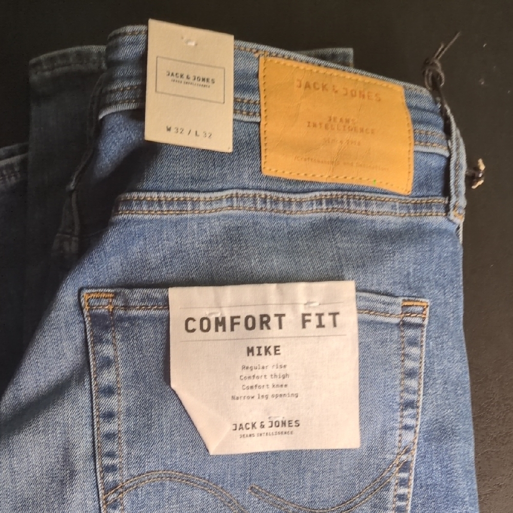 Jack & Jones Men's Blue Comfort Fit Jeans